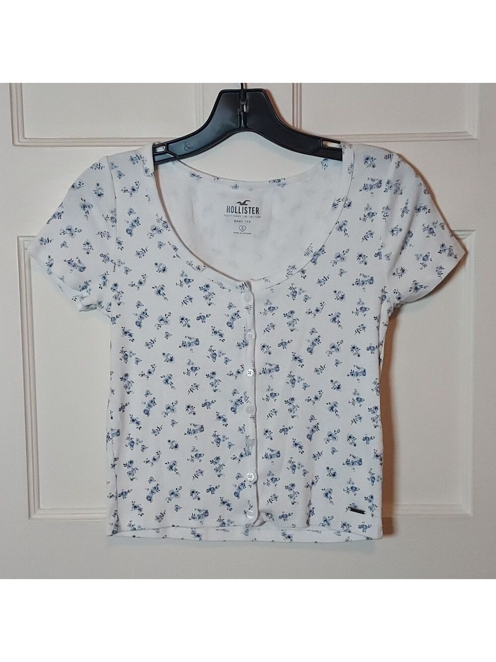 Hollister Floral Baby Tee Must Have Collection